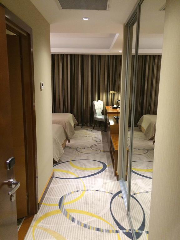 Royal Plaza Hotel And Casino カプチャゲイ 部屋 写真