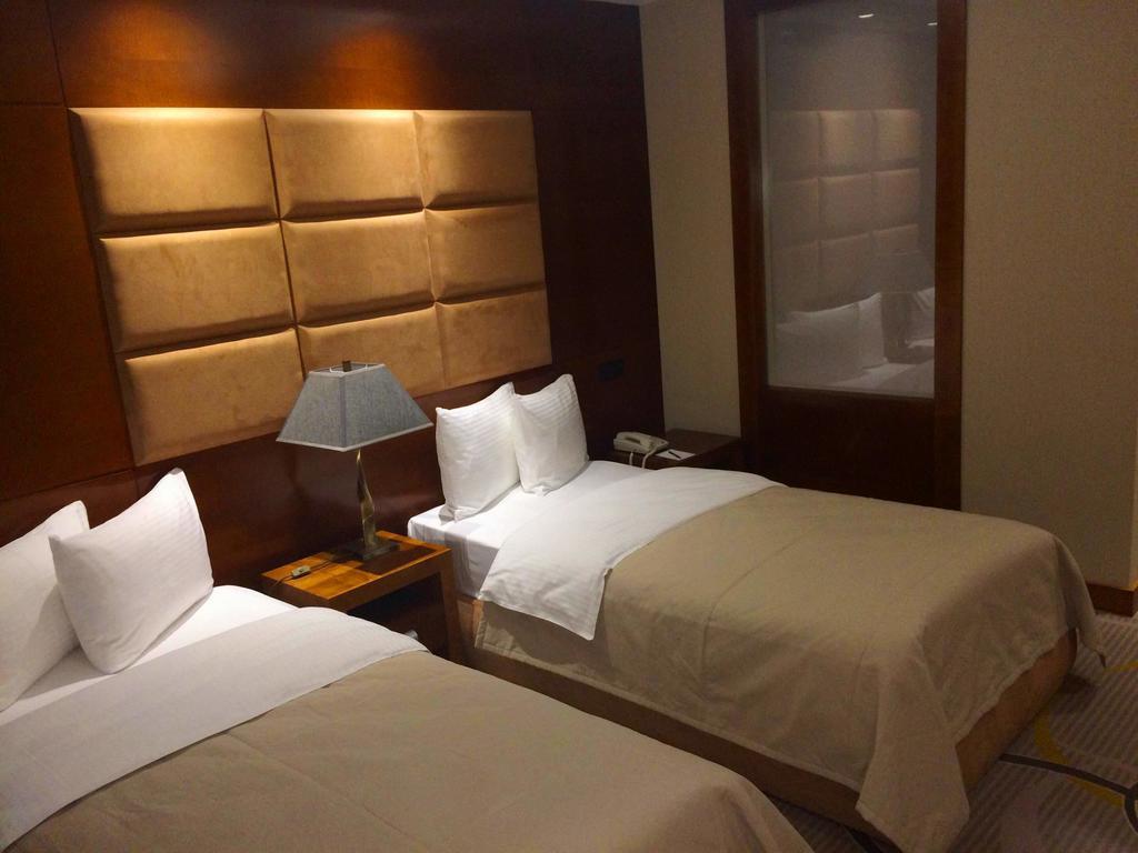 Royal Plaza Hotel And Casino カプチャゲイ 部屋 写真